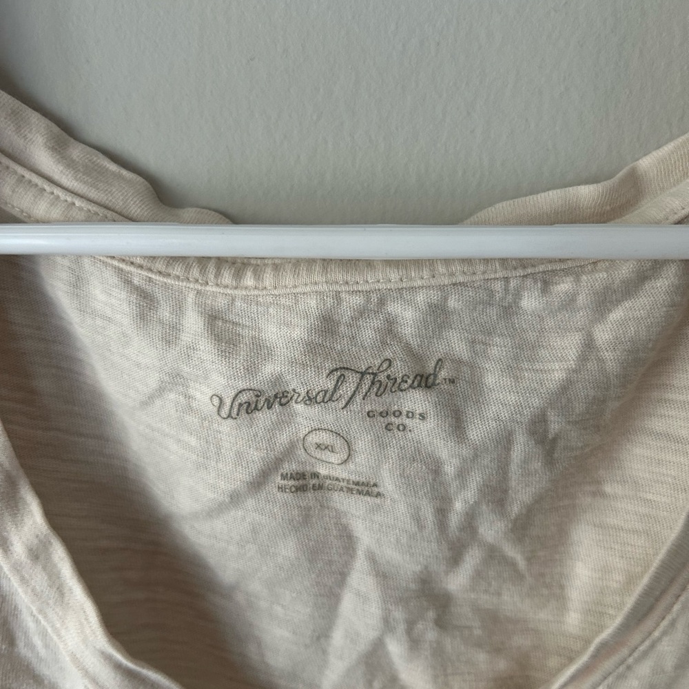 Universal Thread Beige Short Sleeve Tee - Picture 3 of 4